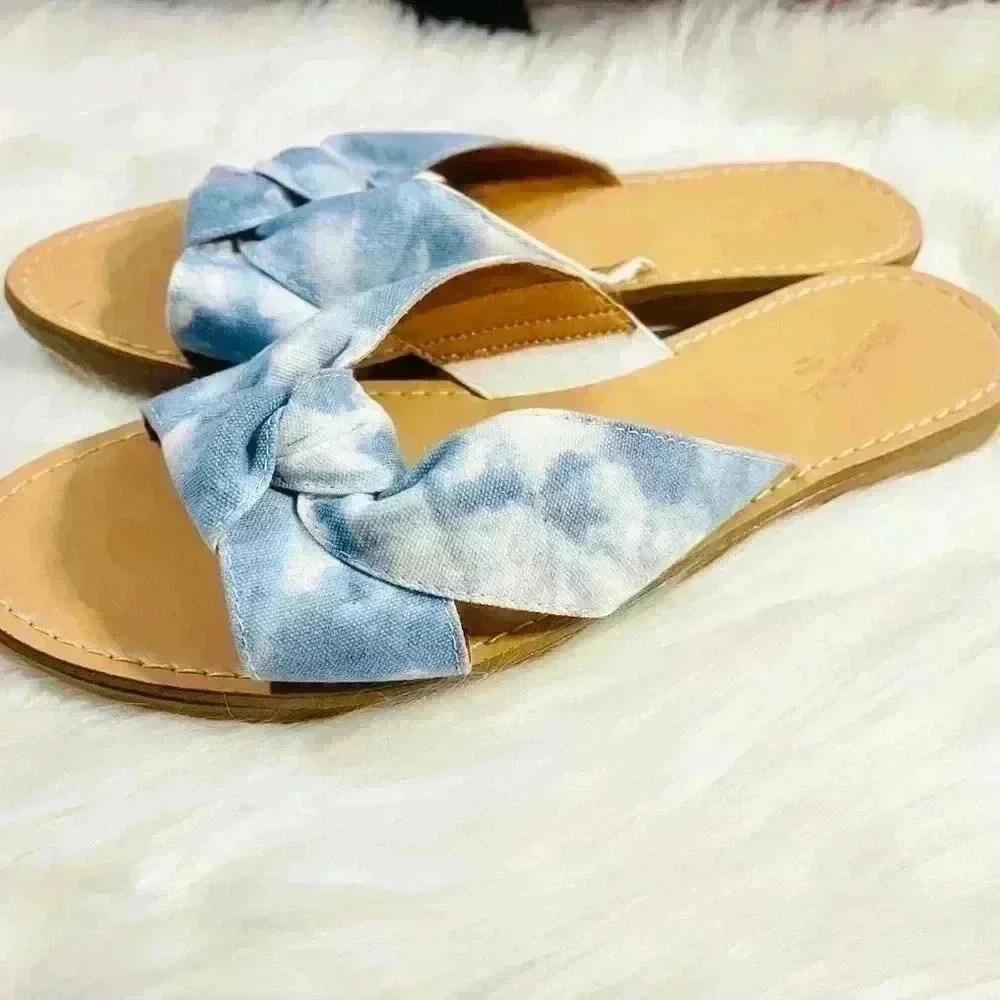 Universal Thread Melody Sandals in Blue - Picture 5 of 8
